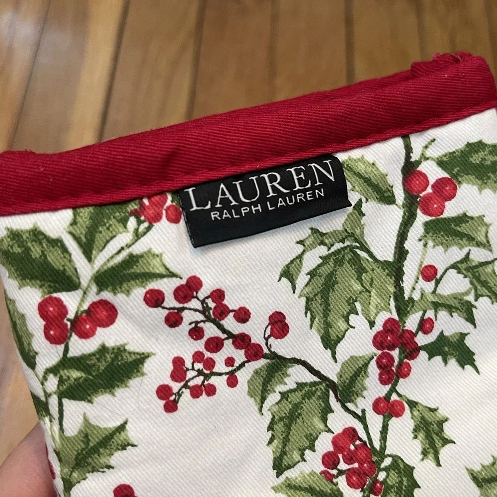 Lauren Ralph Lauren Mistletoe Oven Mitt Red White Holiday Baking Cooking Kitchen